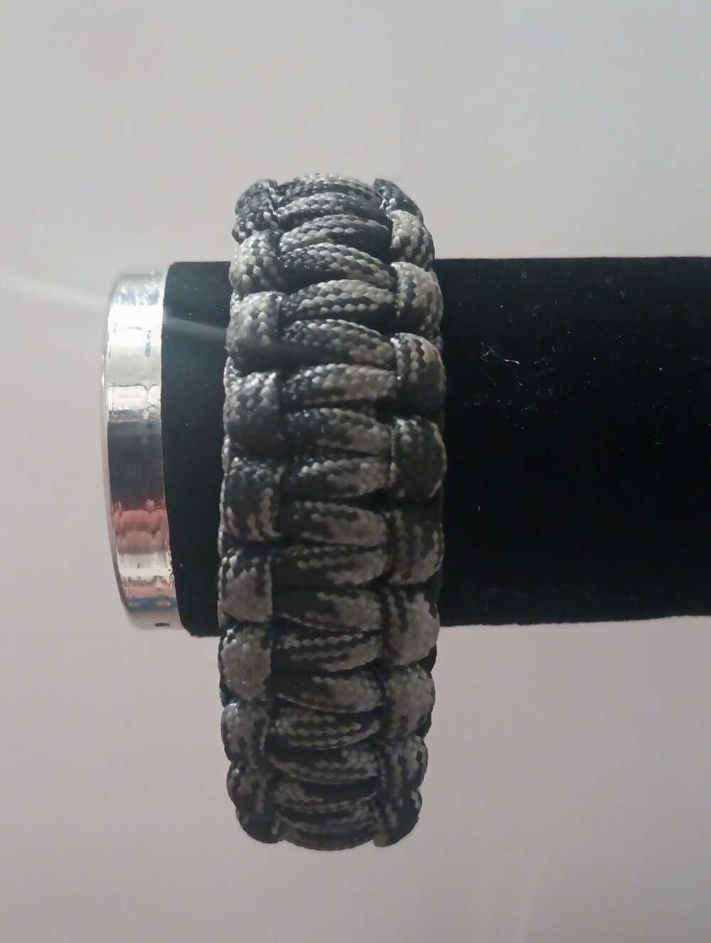 Braided Paracord Bracelet for Men - Gray Camo